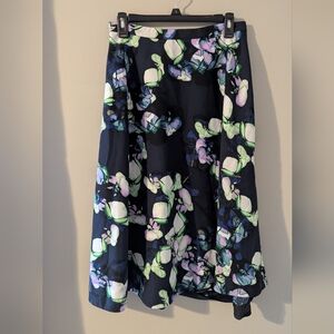 Blue and Black Size 4 Banana Republic Patterned Floral Midi Skirt.